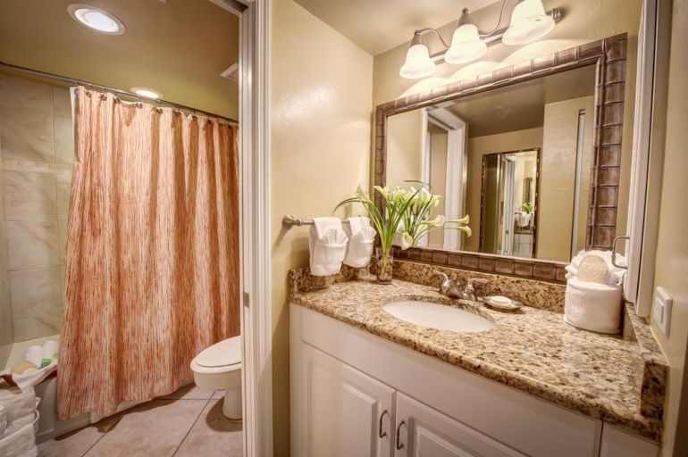 Bathroom 4, Casa Ybel Resort, Lee