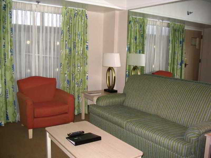 Bedroom 3, Embassy Suites by Hilton Brunswick, Glynn