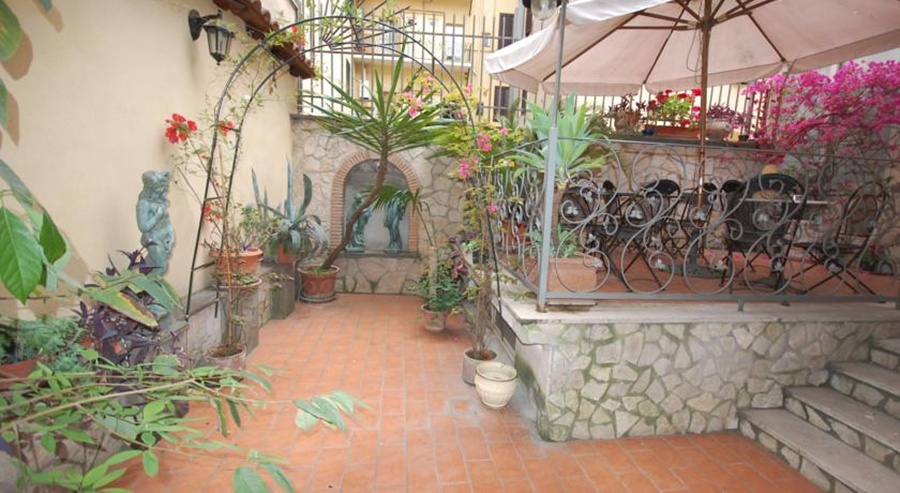 Exterior & Views 2, Alexis, Rome