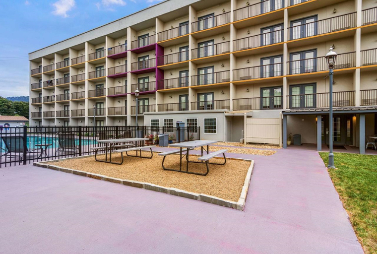 Exterior & Views 4, District 3 Hotel, an Ascend Hotel Collection, Hamilton