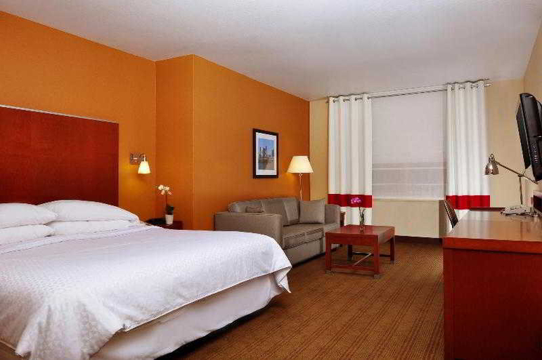 Bedroom 2, Four Points By Sheraton Portland East, Multnomah