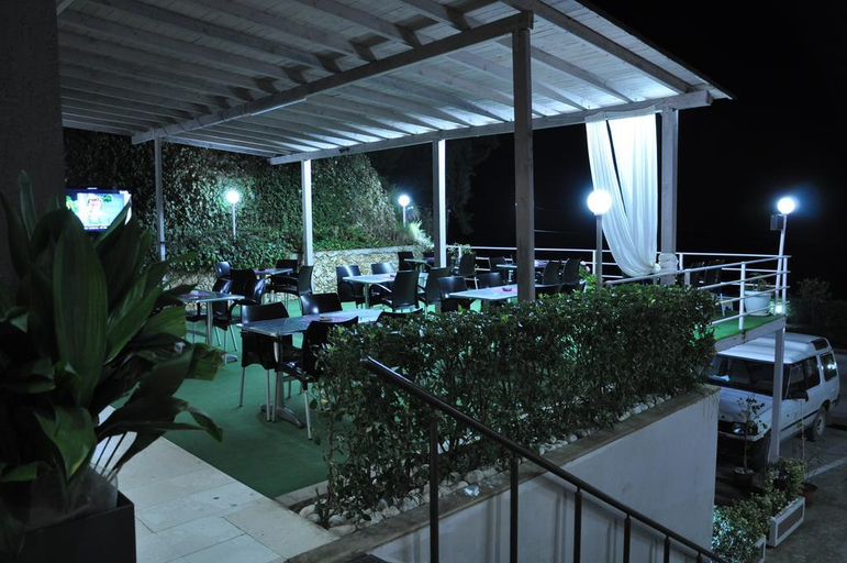 Others 5, Ambasador, Vlorës