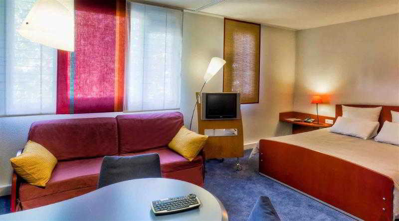 Public Area 3, Novotel Suites Clermont Ferrand Polydome, Puy-de-Dôme