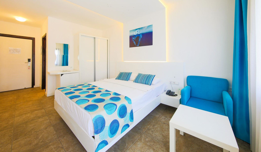 Bedroom 3, Club Hotel Flora, Bodrum