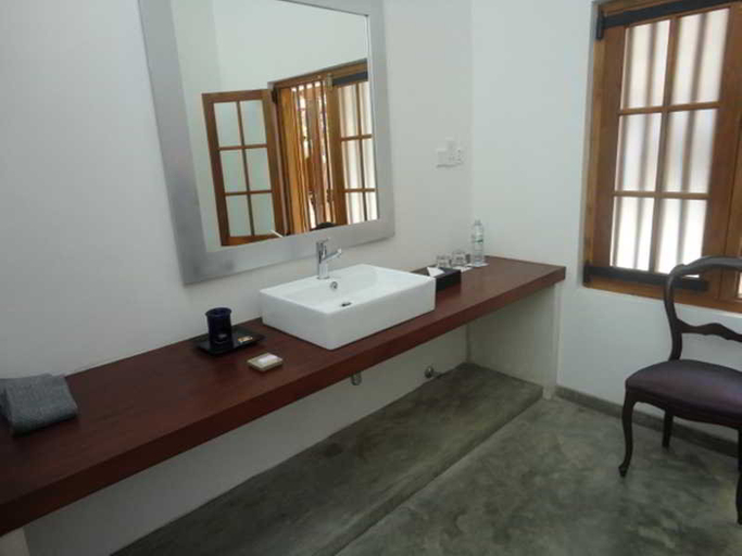Bathroom 5, The Fort Printers, Galle Four Gravets