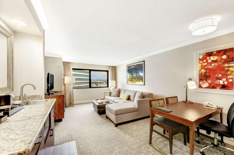 Bedroom 3, Embassy Suites by Hilton Anaheim Orange, Orange