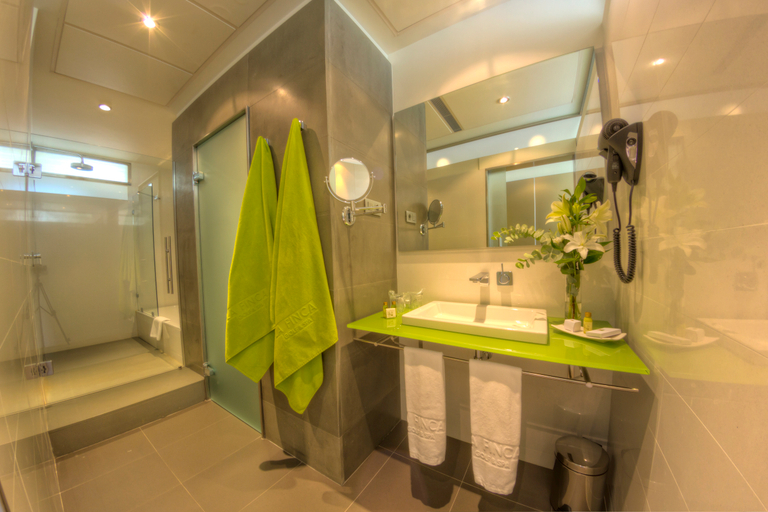 Bathroom 5, La Finca Golf & Spa Resort, Alicante