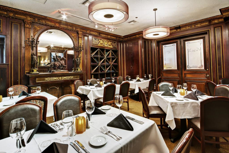 Food & Drinks 5, Club Wyndham Avenue Plaza, Orleans