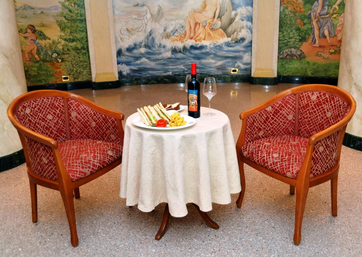 Food & Drinks 4, Villa Afrodite, Reggio Di Calabria