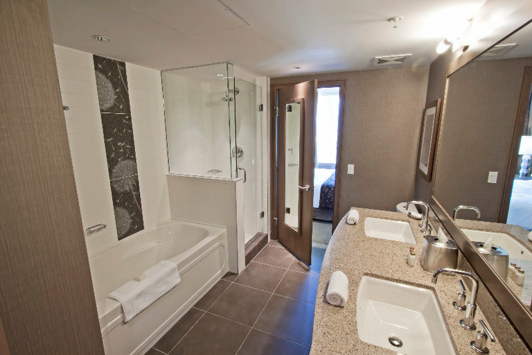 Bathroom, Sutton Place Hotel - Revelstoke Mountain Resort, Columbia-Shuswap