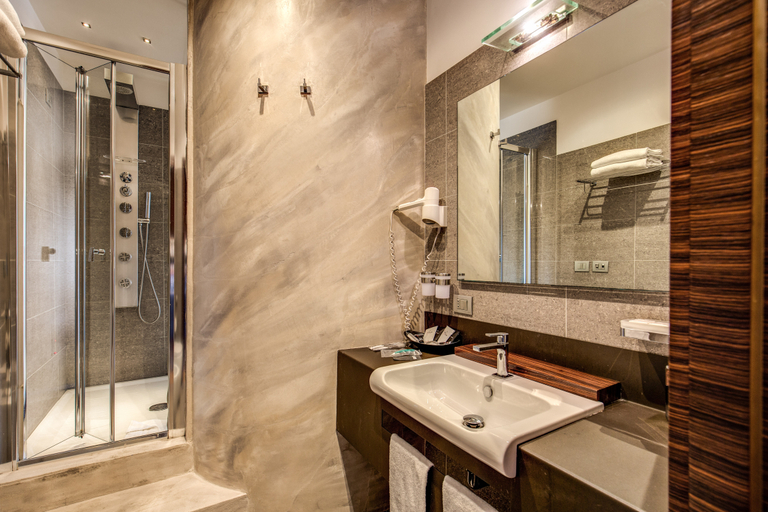 Bathroom 4, Trevi Collection, Rome