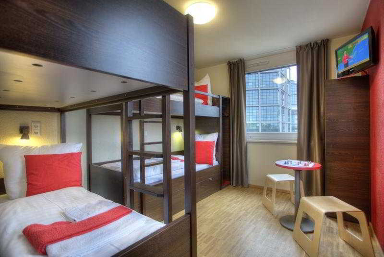 Bedroom 4, MEININGER Hotel Berlin Hauptbahnhof, Berlin