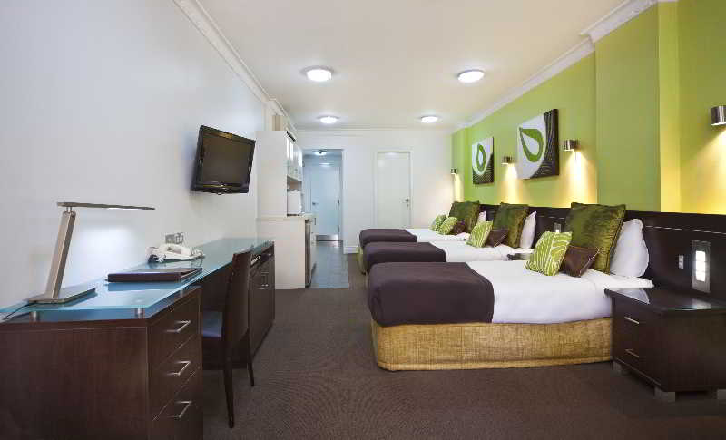 Bedroom 2, Hyde Park Inn, Sydney