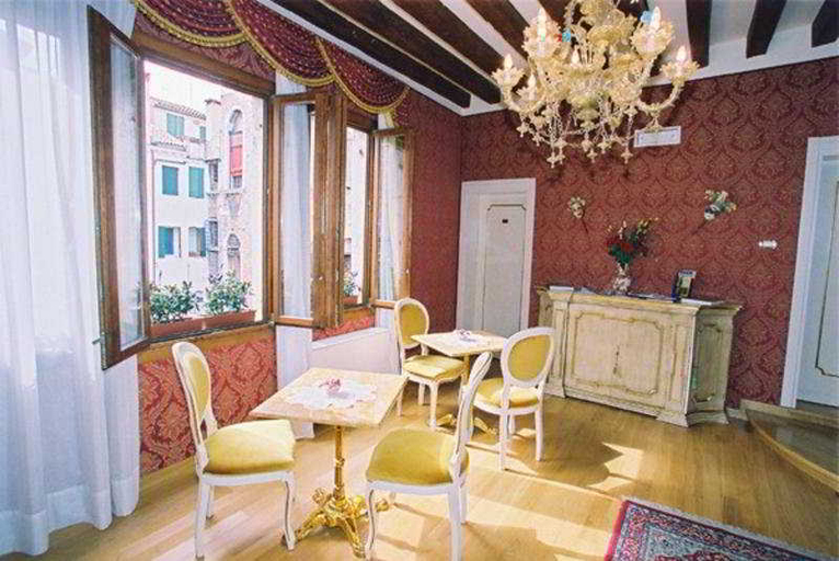 Public Area 2, Locanda Correr, Venezia