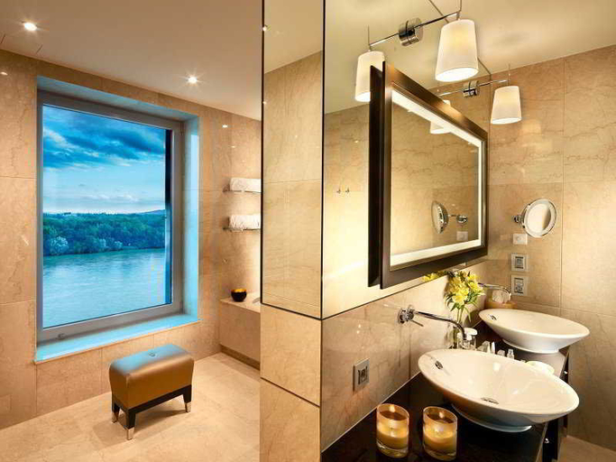 Bathroom 5, Grand Hotel River Park, Bratislava I