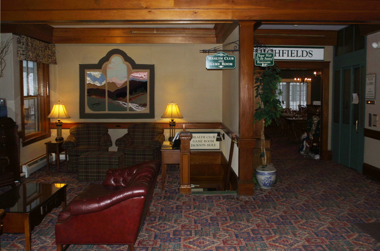 Public Area 2, Eagle Mountain House & Golf Club, Carroll