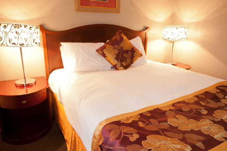 Bedroom 5, King Edward Hotel, Division No. 15