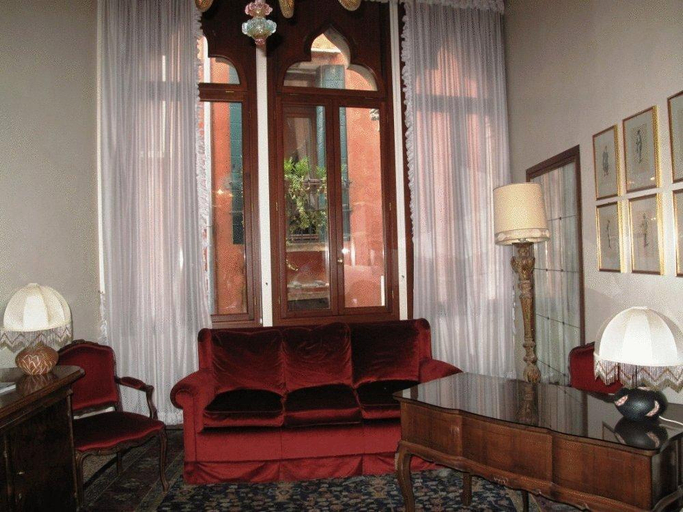 Others 5, Hotel Piccola Fenice, Venezia