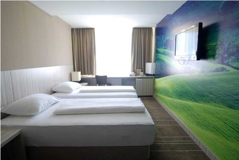 Bedroom 3, Hotel Hollywood, Sarajevo