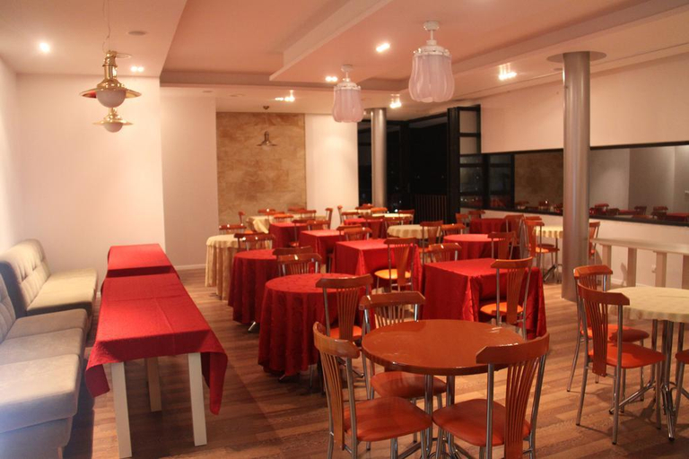 Food & Drinks 5, Brilant, Sarandës