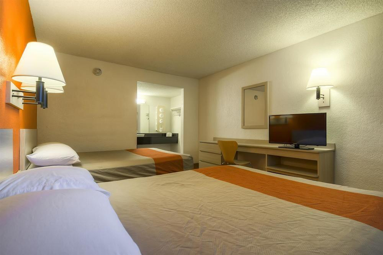 Bedroom 3, Motel 6 Palm Springs Rancho Mirage, Riverside