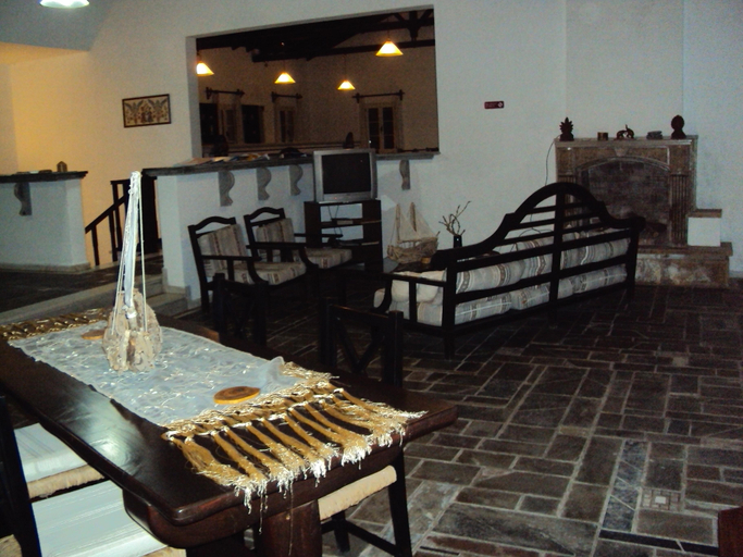 Public Area 2, Mykali, North Aegean