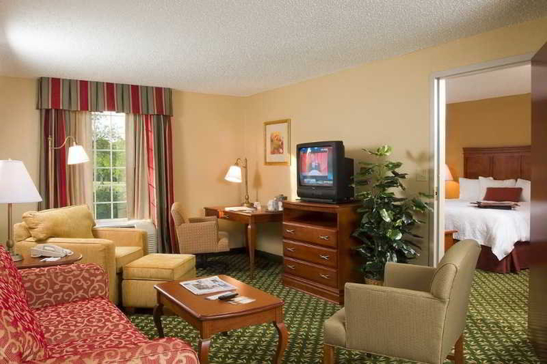 Bedroom 3, Hampton Inn & Suites Hershey, Dauphin