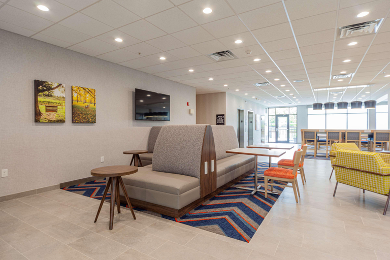Public Area 2, Hampton Inn Winchester N/Conference Center, Frederick