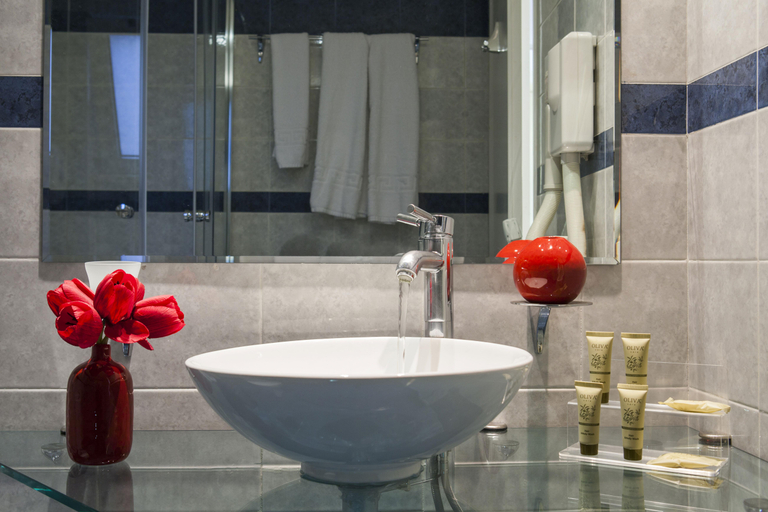 Bathroom, Leto, West Greece