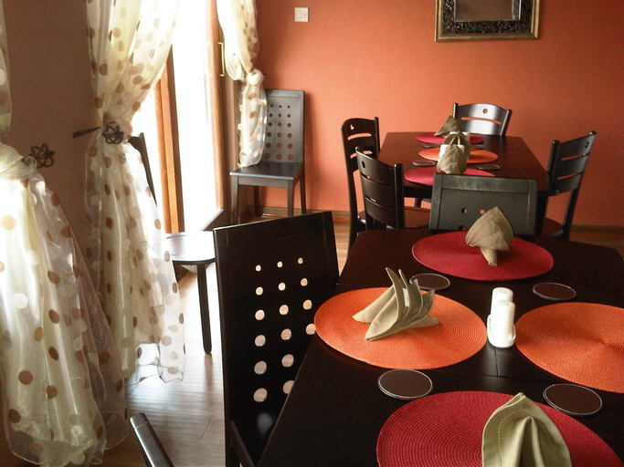 Khwee Sands Lodge, Lethlakane