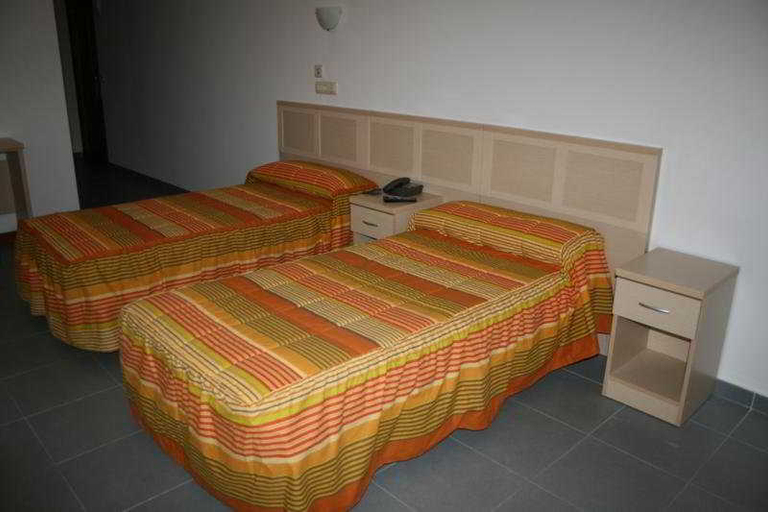 Bedroom 3, Hotel Cogullada, Zaragoza