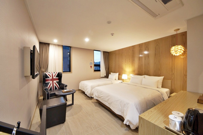 Bedroom 24