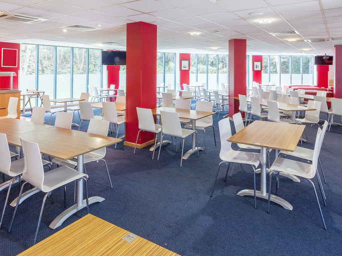 Public Area 2, Travelodge Heathrow Terminal 5, London