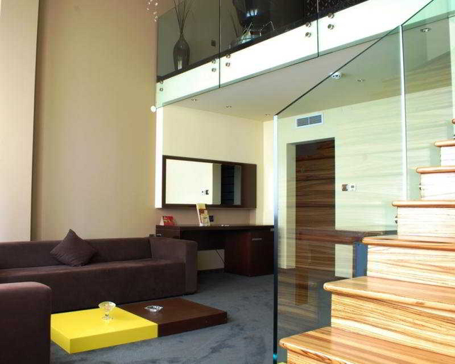 Public Area 4, Cosmopolitan, Rousse