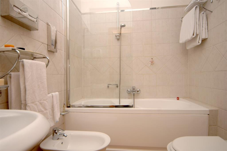 Bathroom 4, Hotel Franklin feel the sound, Rome