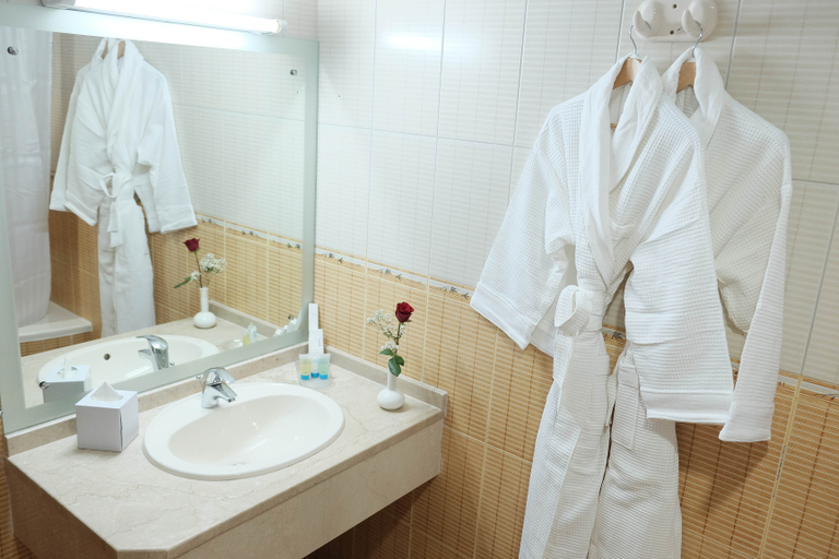 Bathroom 5, Baity Hotel Apartments, Dubai
