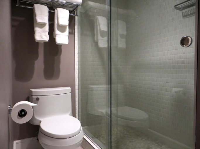 Bathroom 5, Oasis at Gold Spike - Adults Only, Clark