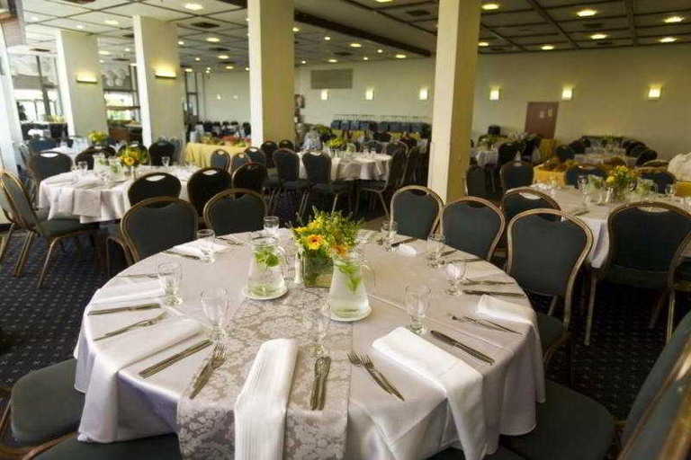 Food & Drinks, C Neve Ilan Hotel
