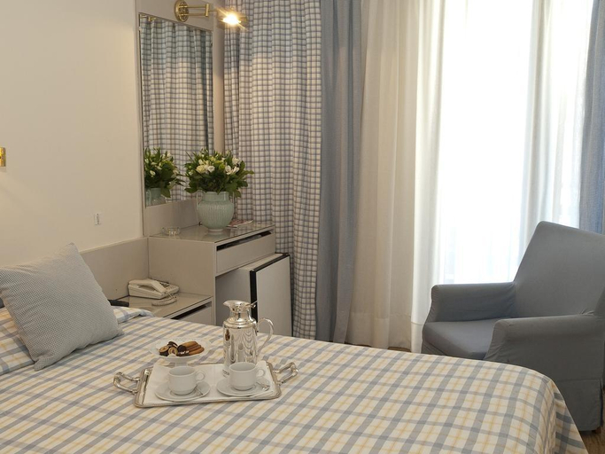 Bedroom 3, The Park, Attica