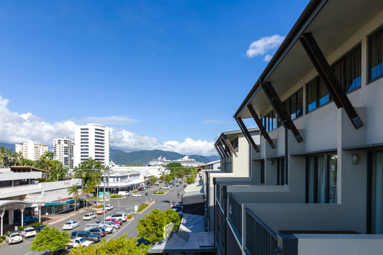Exterior & Views 2, Gilligan's Backpacker Hotel & Resort Cairns, Cairns