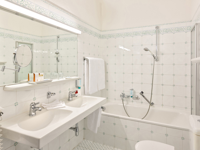 Bathroom 5, Hotel Schloss Lebenberg, Kitzbühel
