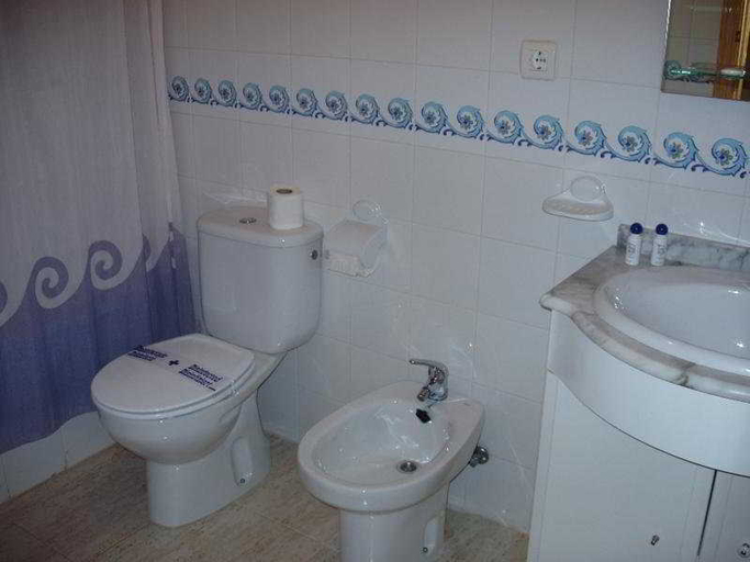 Bathroom 3, Pueblo Salado, Murcia