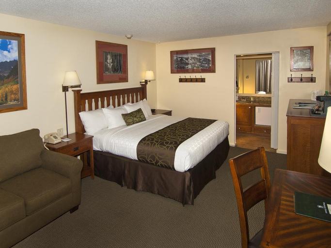 Bedroom 3, Pokolodi Lodge, Pitkin