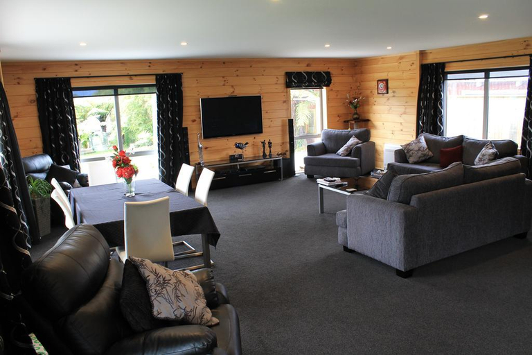 Public Area 2, Buller Bridge Motel, Buller