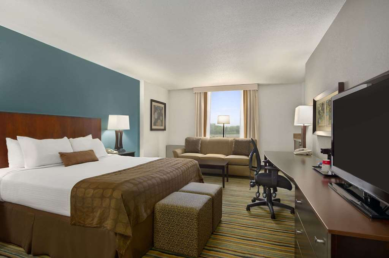 Bedroom 3, Delta Hotels Minneapolis Northeast, Hennepin