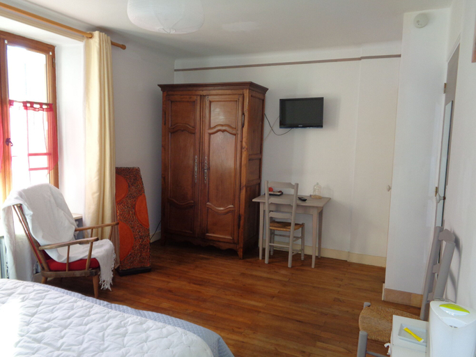 Bedroom 4, Le Pigeonnier Chambres d'hotes, Vienne