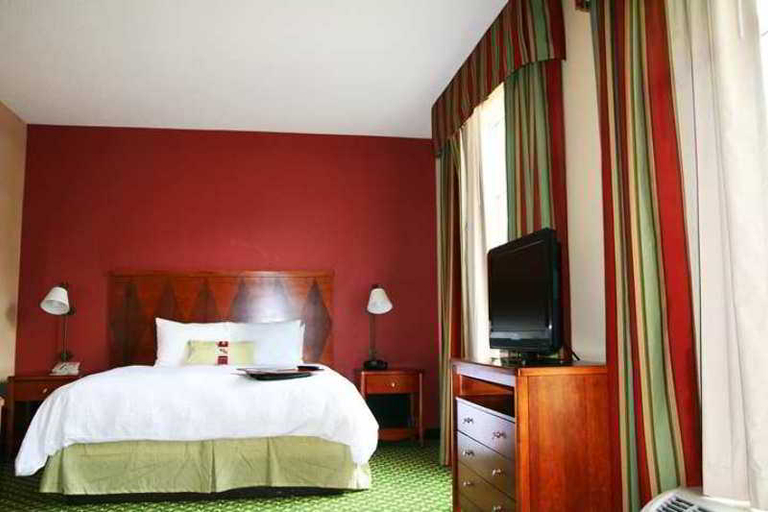 Bedroom 4, Hampton Inn & Suites Williamsburg-Central, York