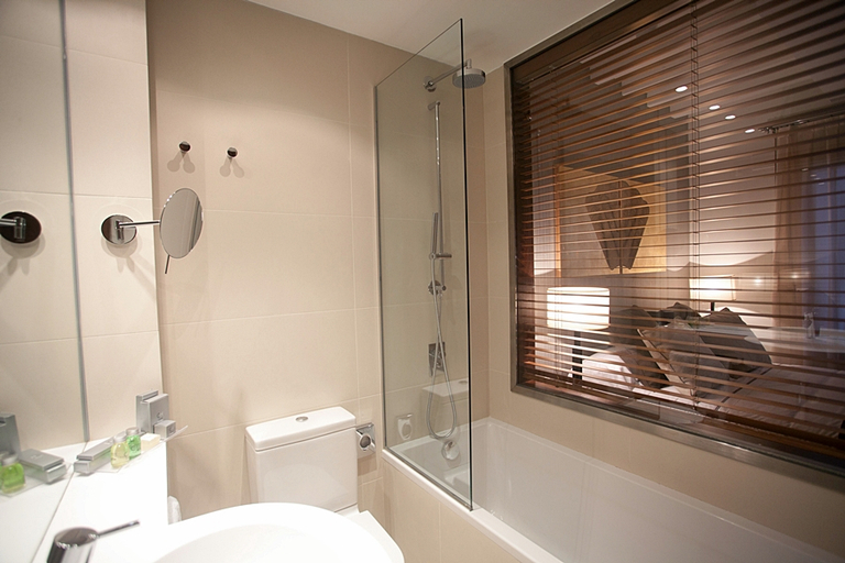 Bathroom 4, Hotel Carrís Casa de la Troya, A Coruña