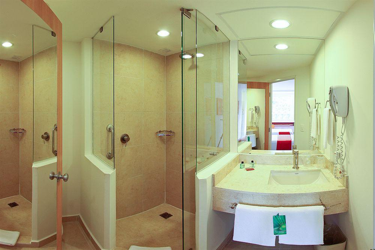 Bathroom 4, One Puebla Finsa, San Pedro Cholula