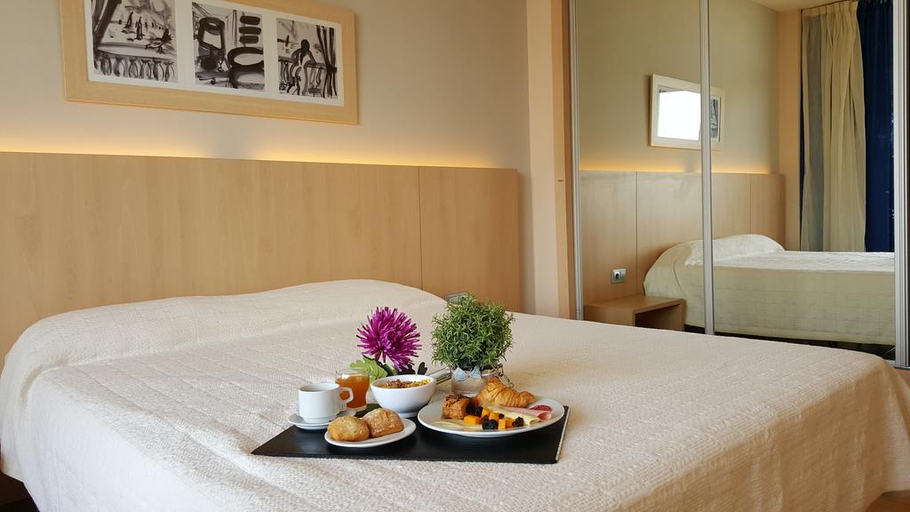 Bedroom 3, Reina, Almería